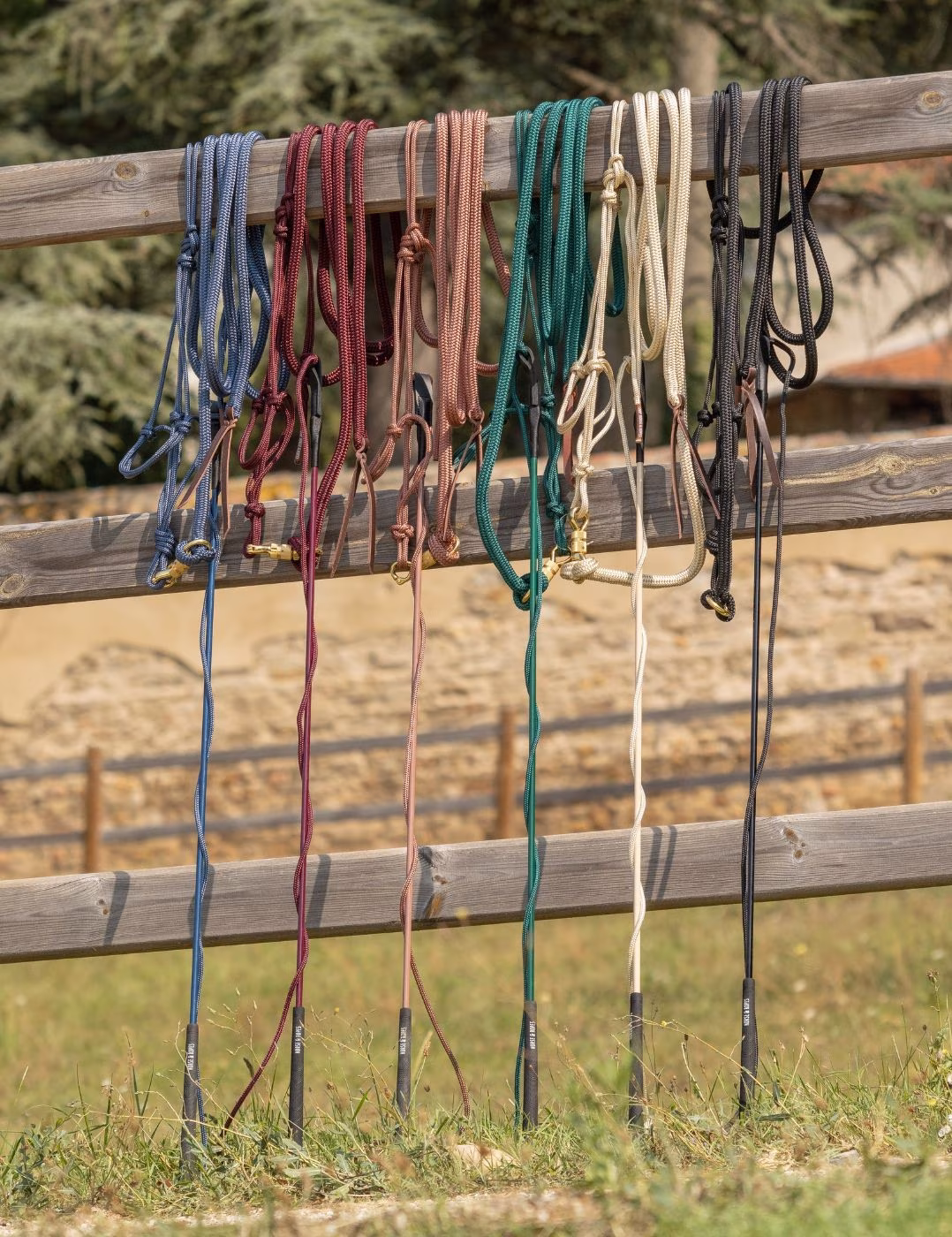 Pack de matériel d'éducation du cheval avec 1 stick de communication, 1 licol corde, 1 longe de 3m70 et 1 cordelette de stick